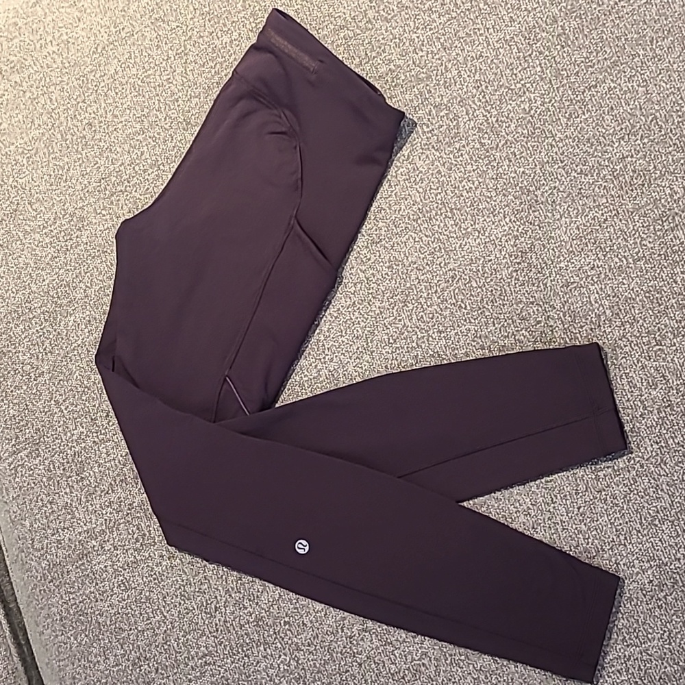 NWOT Lululemon Black Currant size 4 full length 28", lots of pockets! So soft!🖤